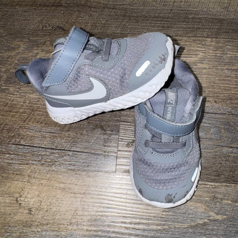 Nike Revolution 5 Toddler Shoes Wolf Grey White BQ5673-004 Size 6C